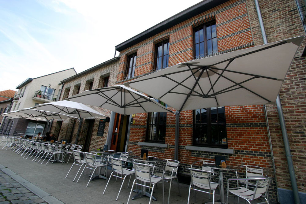 PROSTOR_P6_MUUR_PARASOL_WILLEBROEK_1.jpg (184 kt)