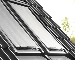 RoofLITE+ MIA manuaalinen ulkomarkiisi