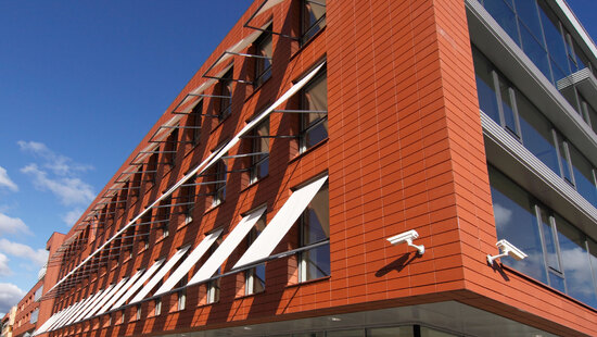 
										Aurinkosuojatut parvekemarkiisit
																						