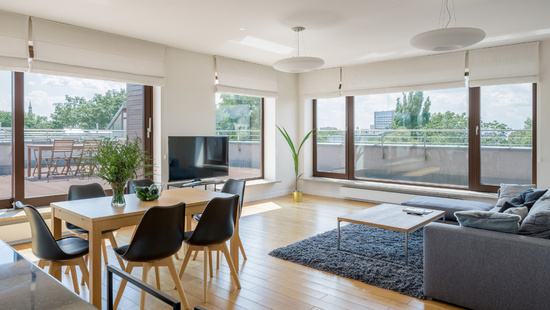 Roomalaiset kaihtimet erkkeri-ikkunoihin