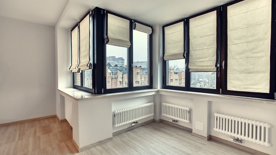 Roomalaiset kaihtimet erkkeri-ikkunoihin