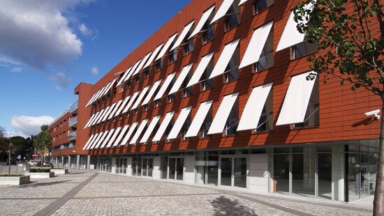 
										Aurinkosuojatut parvekemarkiisit
																						