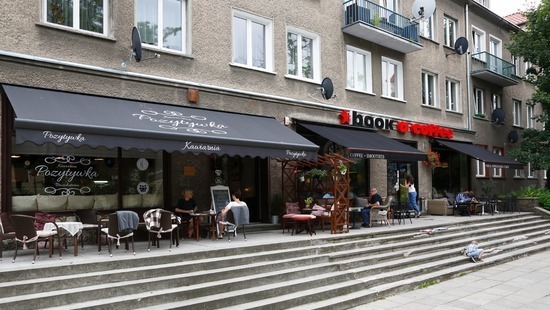 
										Sähkökäyttöiset terassimarkiisit
																						