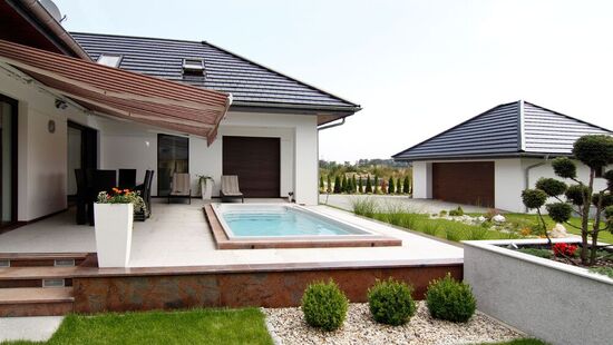 
										Kaikkiin sääolosuhteisiin soveltuvat terassimarkiisit
																						